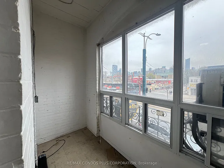 324 Spadina Ave #B — Photo 8