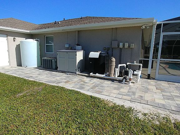 4th image of 4351 NW 35th Ave