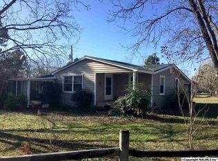 32 Lenox Dr, Valhermoso Springs, AL 35775