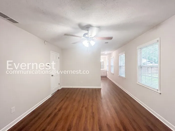 195 Poplar Way — Photo 13