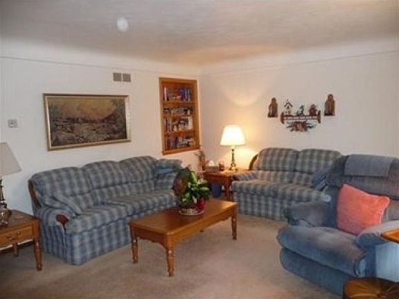 2nd image of 750 Gail Dr