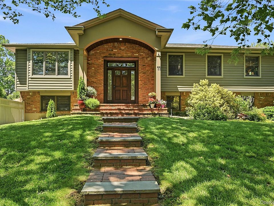 1st image of 11 Rockrose Lane