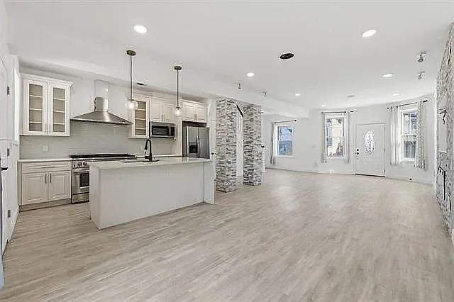 3 bed, 2.5 bath, 1500 sqft, $4,200 — Photo 4