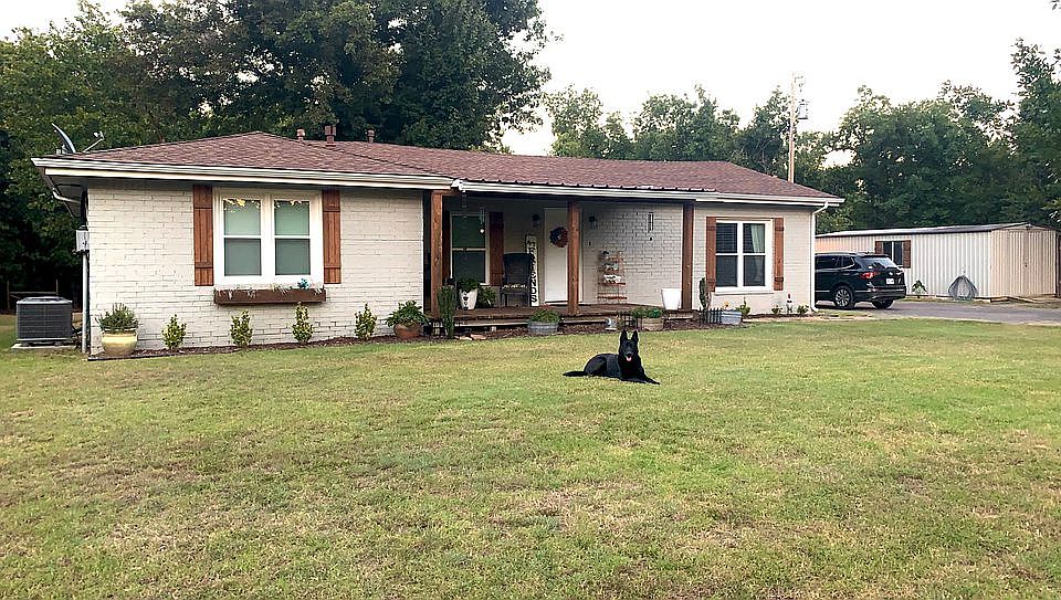 1st image of 2476 Moran Rd