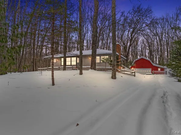 4531 Mockingbird Cir, Farwell, MI 48622