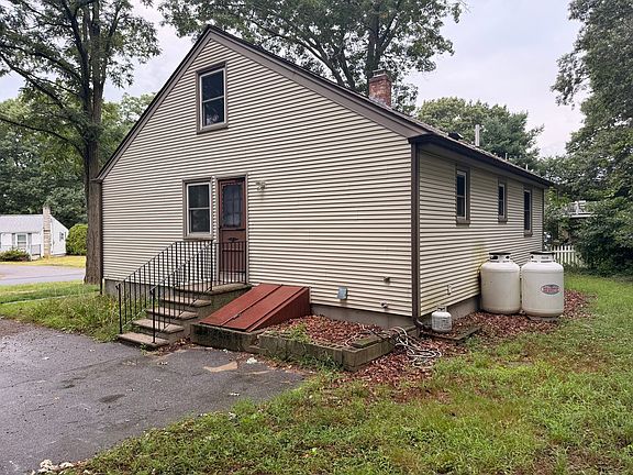 5th image of 16 Assonet Blvd