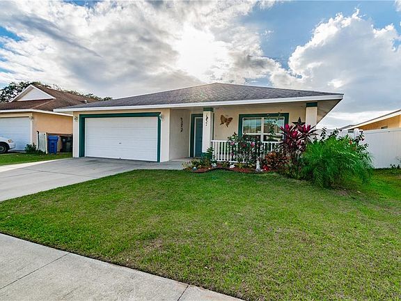 2nd image of 15421 Winter Breeze Ln