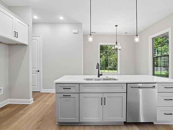 5th image of 9624 Pine Point Dr