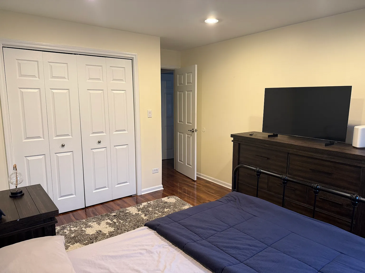813 Oakton St — Photo 4