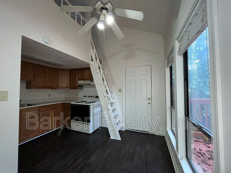 1 bed, 1.0 bath, 400 sqft, $895 — Photo 4