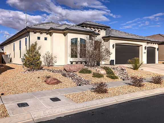 2nd image of 1042 W Desert Sparrow Dr