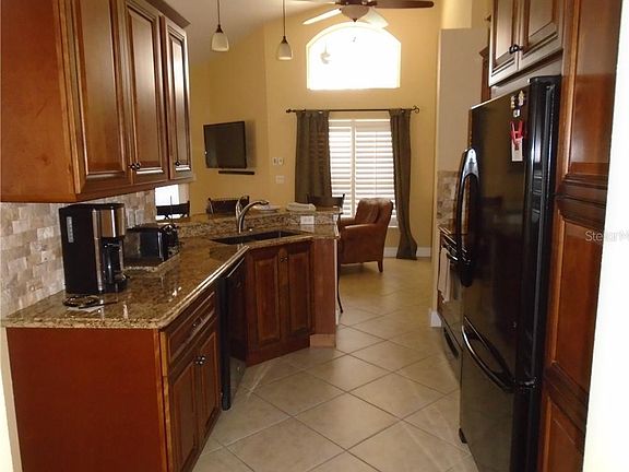 3rd image of 2110 Mallory Cir