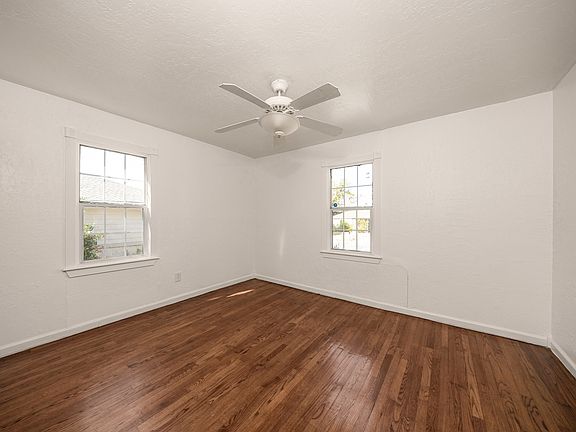 4th image of 831 NW 33rd St