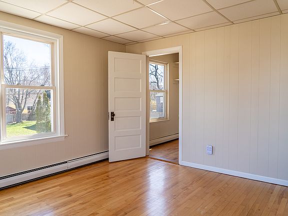 4th image of 55 Chestnut St #1