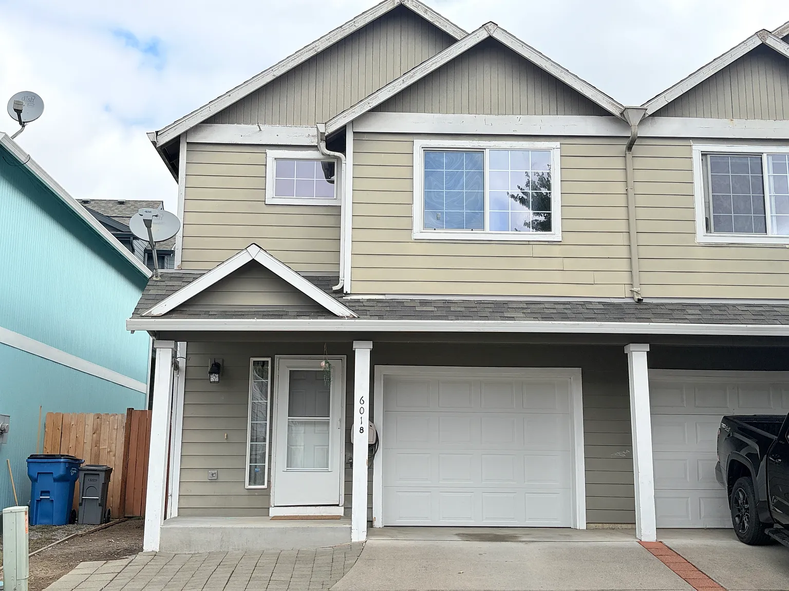 3 bed, 2.5 bath, 1500 sqft, $2,200 — Photo 2