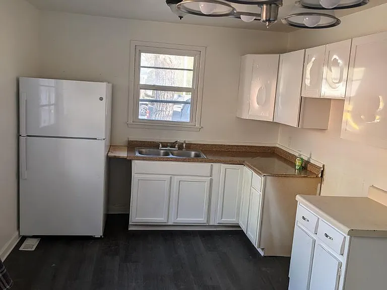 832 Brigham Rd — Photo 4