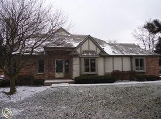 42366 Saratoga Cir, Canton, MI 48187