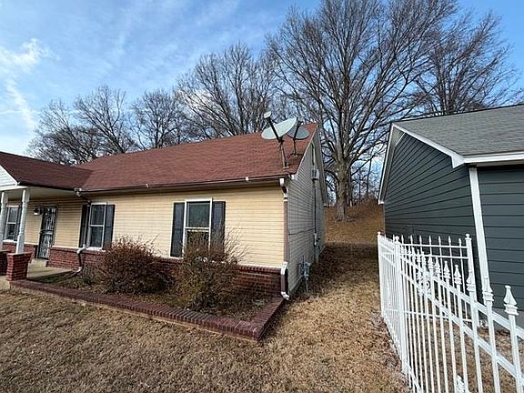 3rd image of 2618 Durham Ave