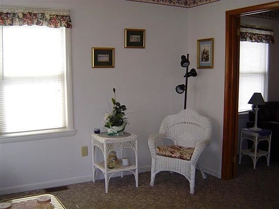 3rd image of 112 39th St