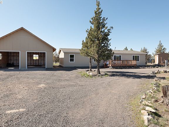 2nd image of 4435 SE Umatilla Loop