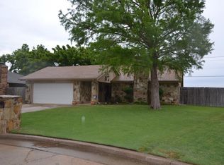 10008 Albert Ln, Yukon, OK 73099