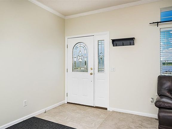 4th image of 301 2nd Ave E