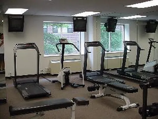 Rented by Siderow Residential Group | media 15