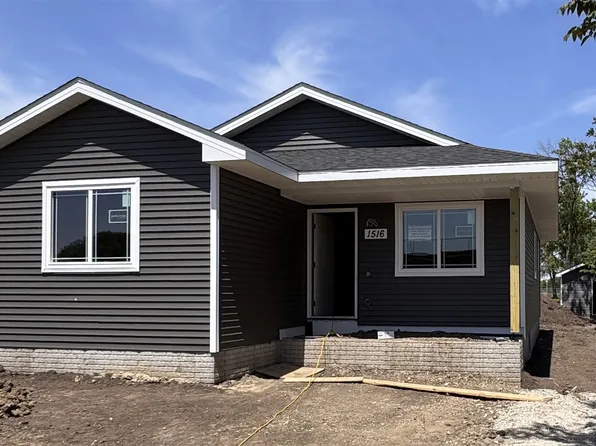 1516 Maple St, Des Moines, IA 50316