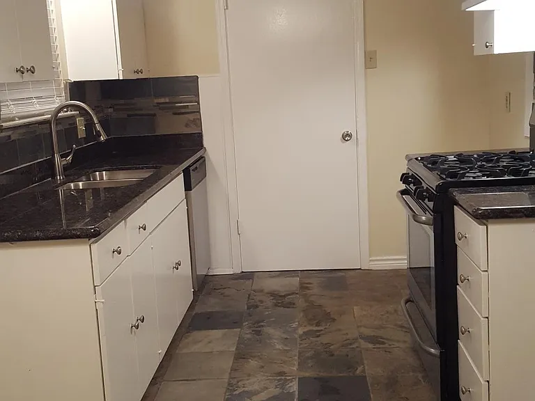 915 Meadow Mead Dr — Photo 10