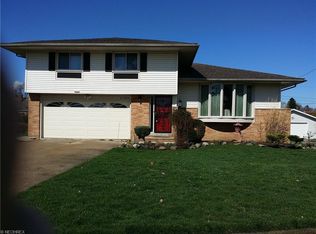 21900 Overlook Dr, Fairview Park, OH