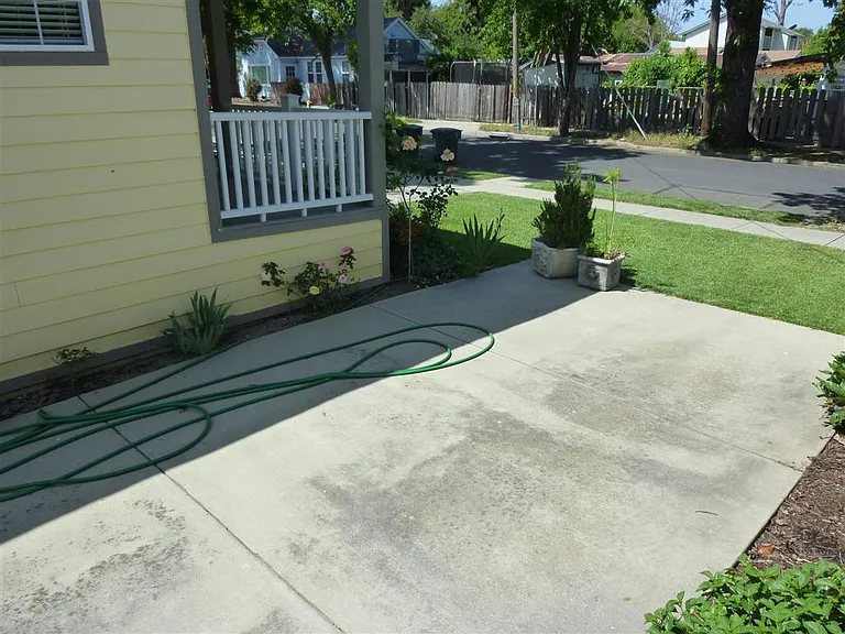 4617 Augustine St — Photo 11