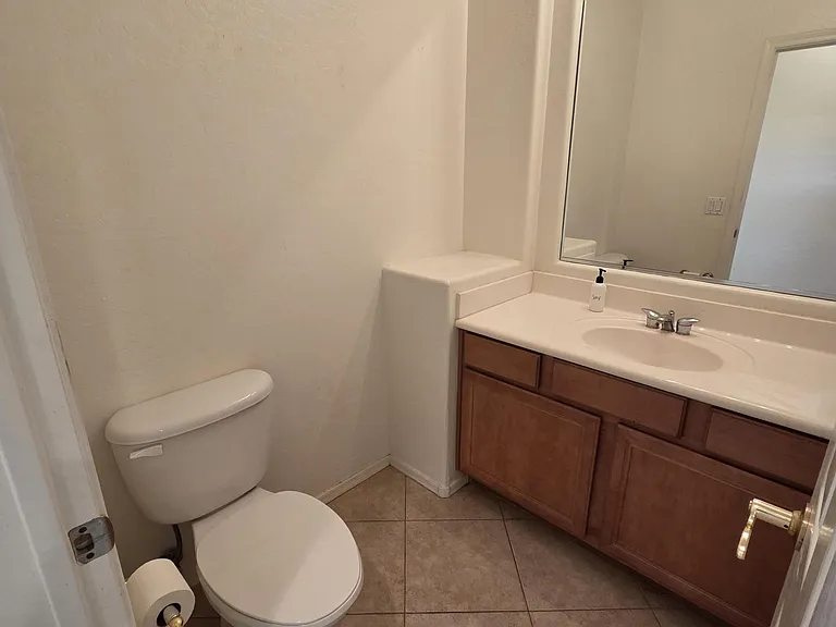 2709 W Redwood Ln — Photo 14