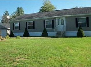 3 Hockey Ln, Pittston, ME 04345