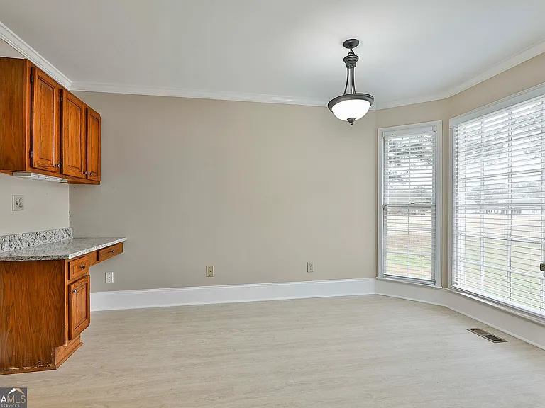 544 Sullivan Rd — Photo 16