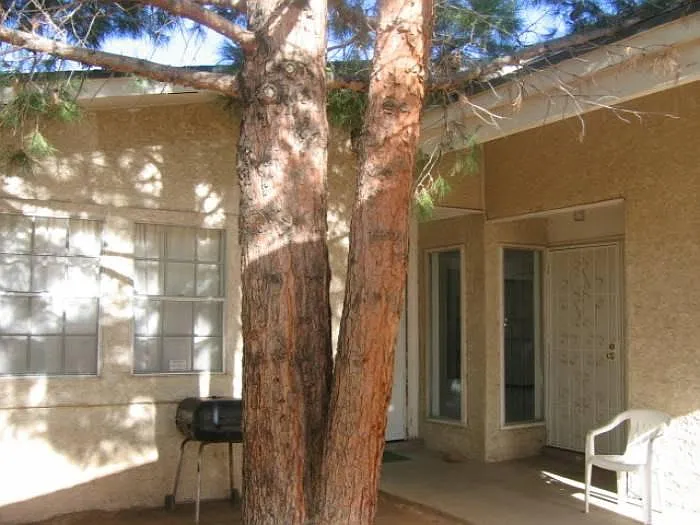 8841 Lawson St — Photo 2