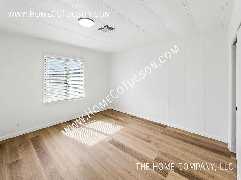 2534 N Calle Segundo — Photo 17