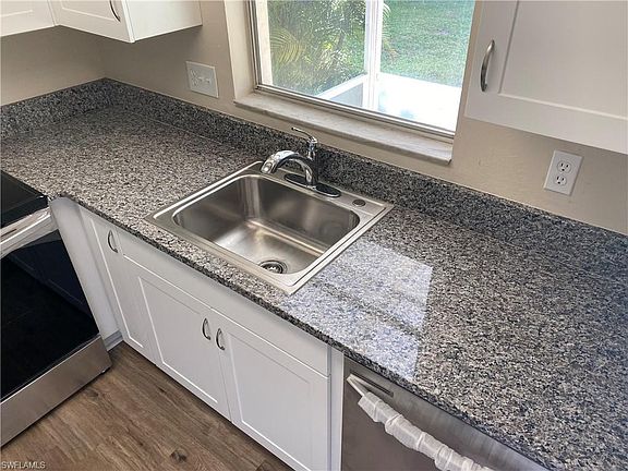 4th image of 10670 Jacatree Ct