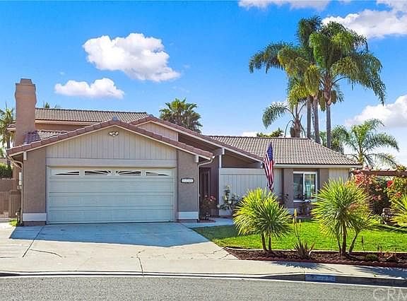 3rd image of 2735 Rosewood Cir