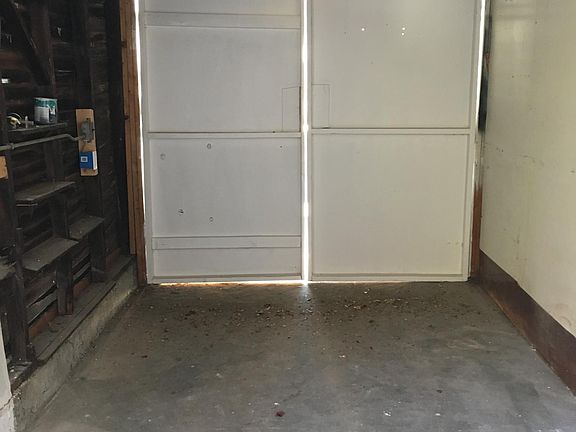 4th image of 1551 N Oxford Ave