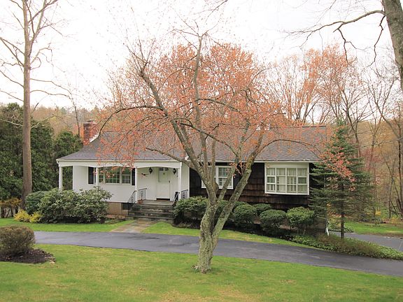 3rd image of 15 Briarwood Ln