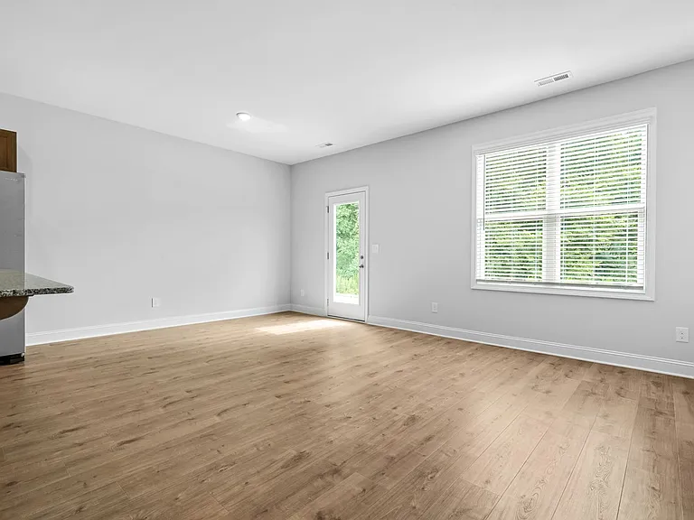 324 W Saltgrass Ln — Photo 8