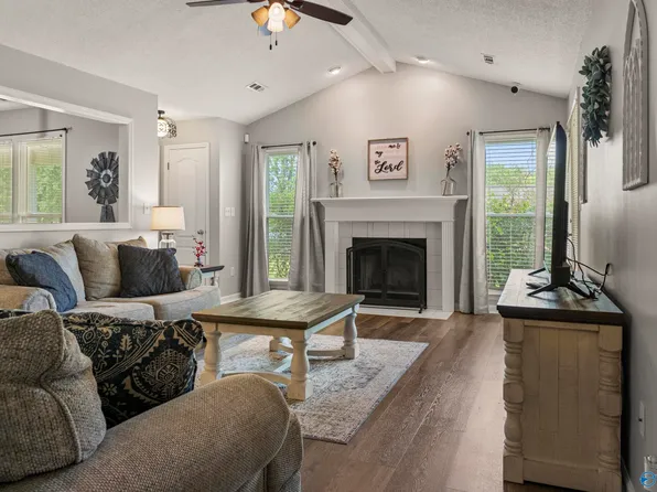 139 Clear Creek Dr, New Market, AL 35761