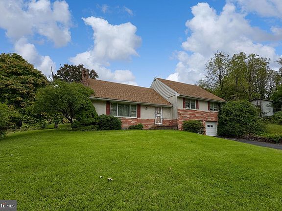 3rd image of 1573 Welsh Rd