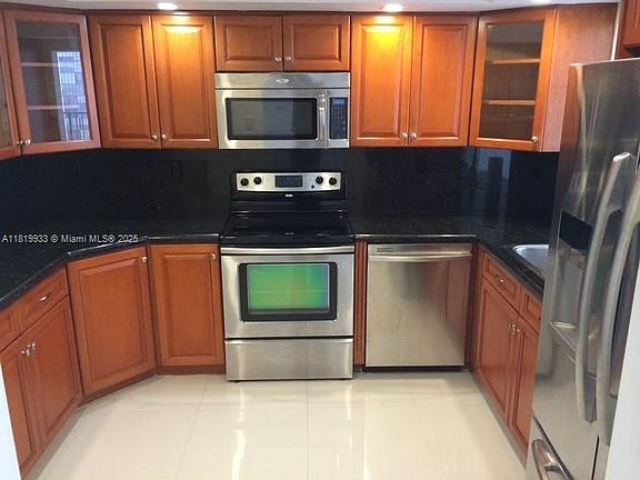 5th image of 1915 Brickell Ave #1106C