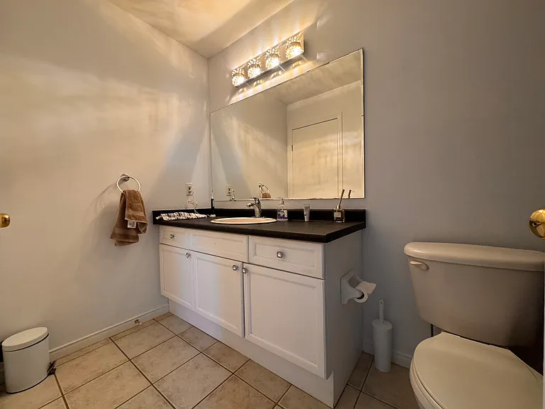 772 Zermatt Dr — Photo 8