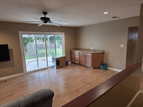 5th image of 2295 Rosecrans St