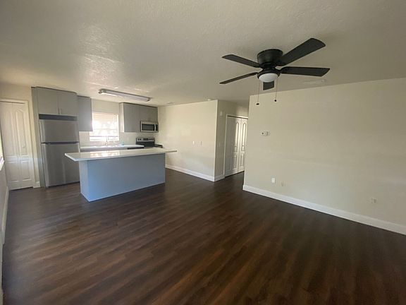 2nd image of 5 Eton Ln #A