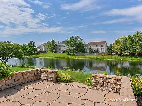 2nd image of 832 Colchester Dr
