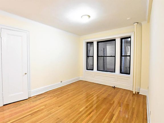 2nd image of 220 W 98th St APT 3J