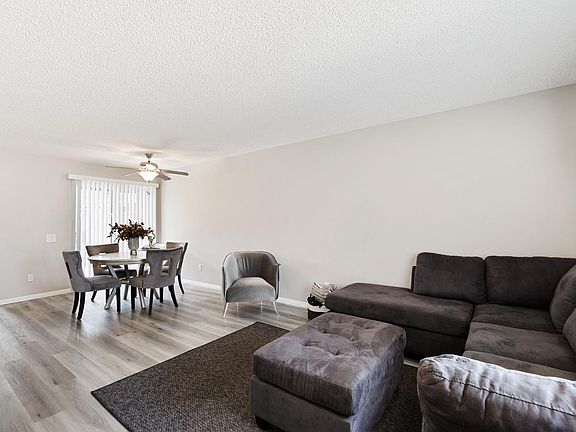 4th image of 24200 Myers Ave #12